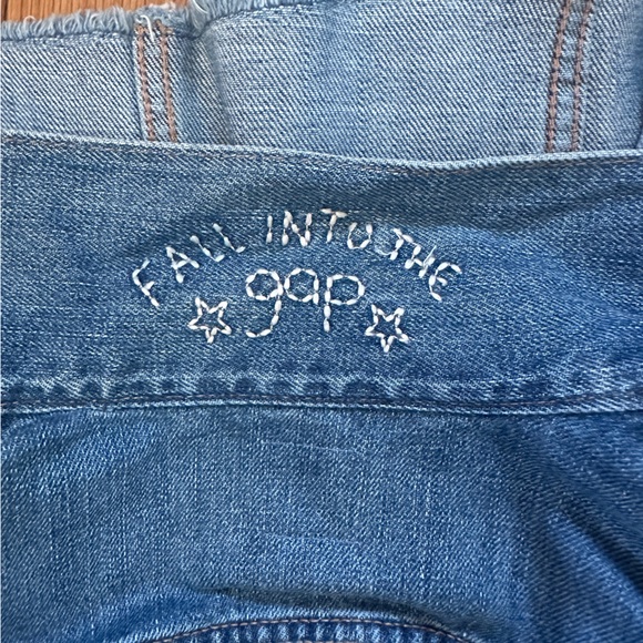 GAP Distressed Crop Icon Denim Jacket - Picture 8 of 11